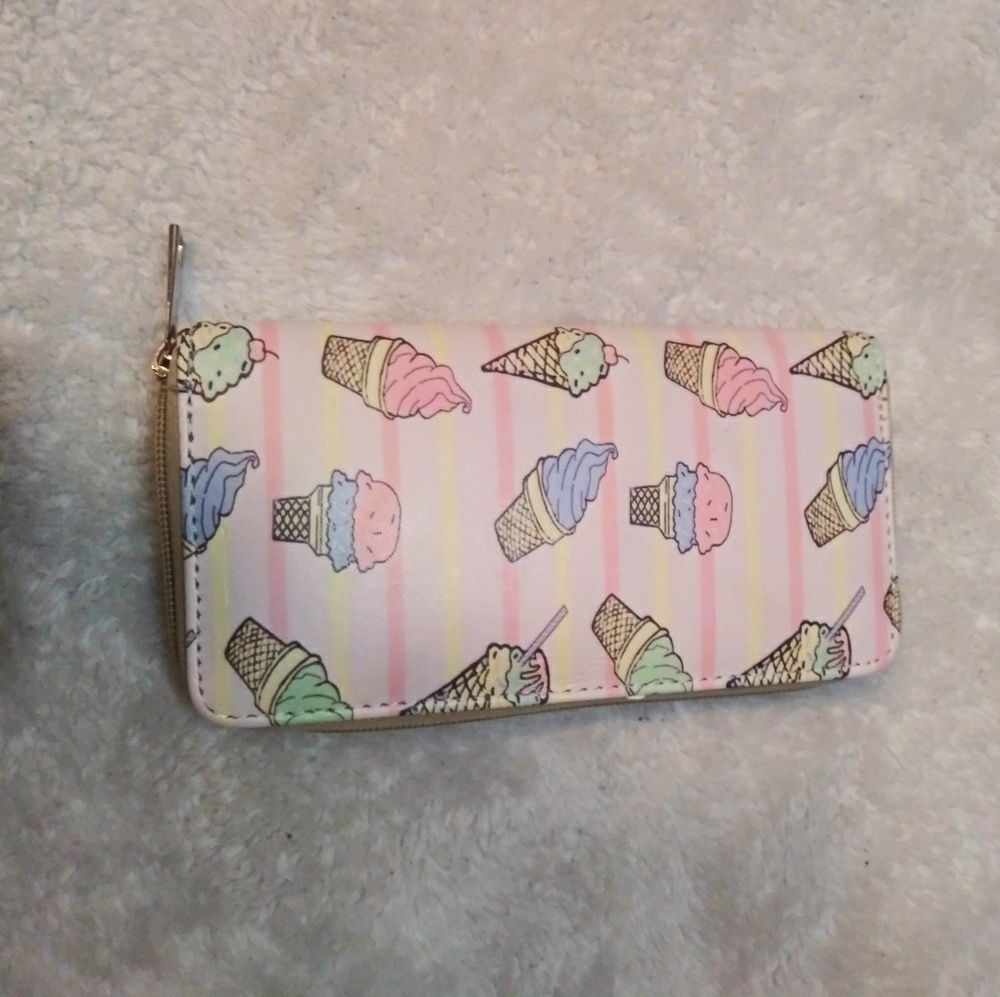Cupcake wallet